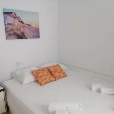 Flamingo, Beach, Sea View, Pool, Wi Fi דירה